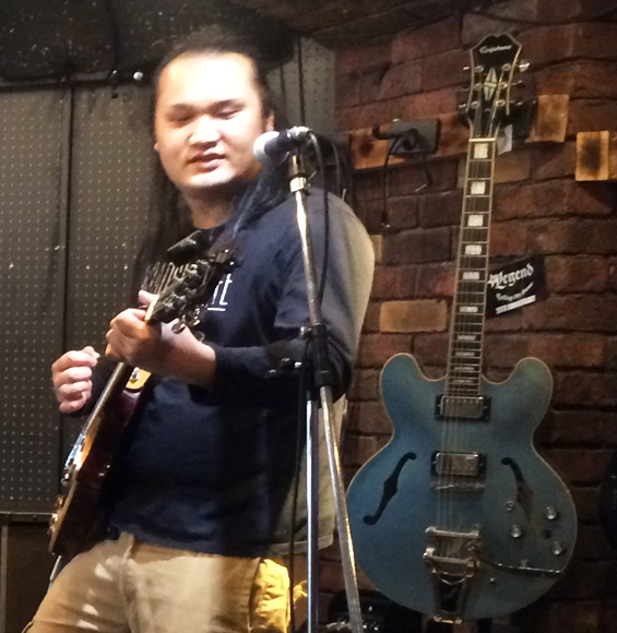 茨城県古河市のエレキギターとアコースティックギターのギター教室